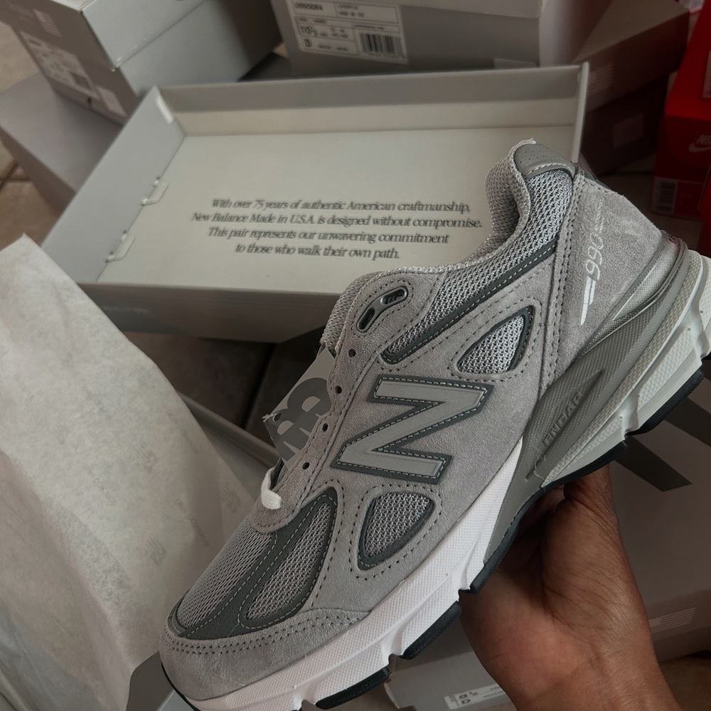 New Balance 990v4 Made in USA Grey Silver ‼️STEAL PRICE ‼️ Multiple Sizes